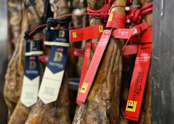 Emjamesa convierte a Peñaranda en la cuna del mejor ibérico con el jamón como producto estrella que no puede faltar en Navidad
