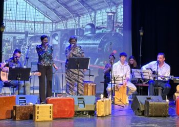 La Gala Solidaria llena el teatro Calderón en Peñaranda y logra recaudar 200 kilos de comida para el Banco de Alimentos