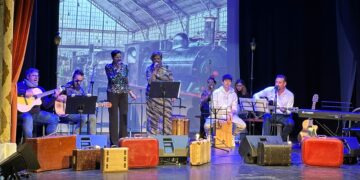 La Gala Solidaria llena el teatro Calderón en Peñaranda y logra recaudar 200 kilos de comida para el Banco de Alimentos
