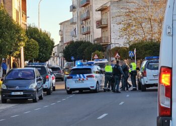 Gran despliegue de Guardia Civil y Policía Local para interceptar a un vehículo a la fuga y su conductor reducido en Peñaranda
