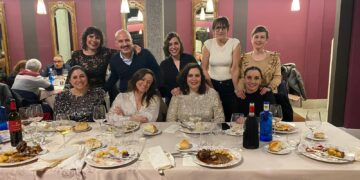 Emotivo encuentro de la peña Kurkubit@s en Peñaranda para celebrar los 24 años de amistad y vivencias compartidas