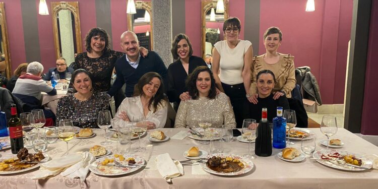 Emotivo encuentro de la peña Kurkubit@s en Peñaranda para celebrar los 24 años de amistad y vivencias compartidas