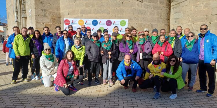 Macotera pone la nota solidaria en su Navidad con la marcha y carrera a favor de la Asociación Parkinson de Salamanca