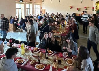 Mancera de Abajo celebra su prenochevieja con una comida en el salón municipal y un cóctel de Teo Marcos para brindar por 2024