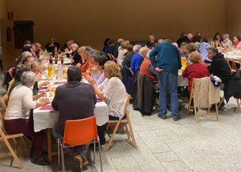 Mancera de Abajo inaugura sus actividades navideñas con la merienda de la asociación de mayores Marqués de Malpica