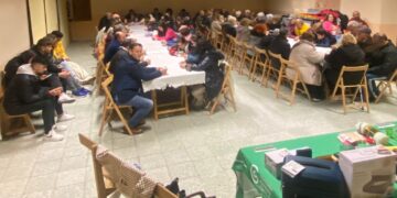 Intensa tarde navideña en Mancera de Abajo con bingo solidario, chocolatada y villancicos a cargo del coro parroquial