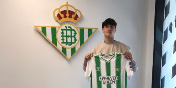 De Cantalapiedra a jugar en el Real Betis: Óscar Martín García hace realidad su sueño de convertirse en una promesa del fútbol