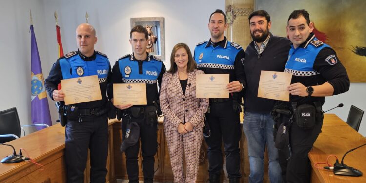 Policías locales que salvan vidas en Peñaranda: «no sé si fue la formación recibida o la fortuna pero salió todo rodado»