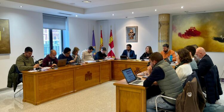 La transmisión de parcelas del polígono industrial de Peñaranda sale adelante en el pleno con los votos a favor del PSOE, PP y VOX