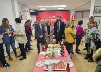 Socialistas de la comarca peñarandina celebran en la Casa del Pueblo el XLV aniversario de la Constitución española