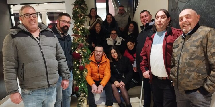 Reencuentro de la familia Redondo en Peñaranda con una comida de confraternidad en el restaurante Las Cabañas