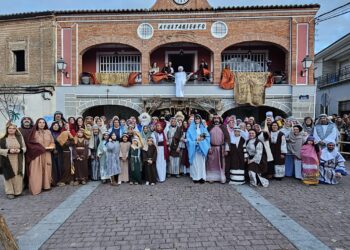 Y Jesús nació un año más en Santiago de la Puebla: rotundo éxito del belén viviente con más de un centenar de protagonistas