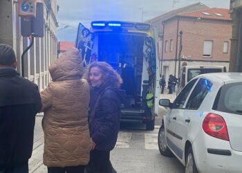 Cuatro agentes de la Policía Local de Peñaranda salvan la vida a un hombre de 61 años tras sufrir una parada cardiorrespiratoria