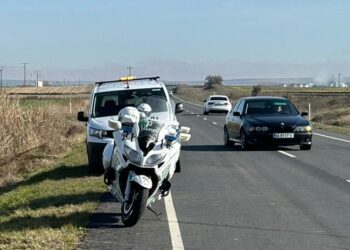 Un turismo acaba volcado en la cuneta en un accidente ocurrido en la DSA-650 entre las localidades de Babilafuente y San Morales