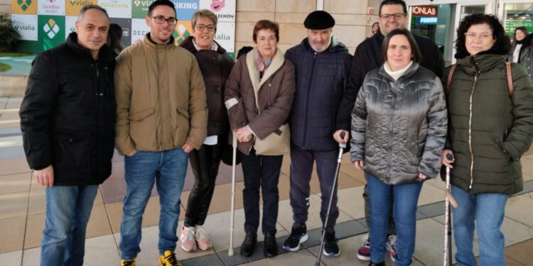 El Campo de Peñaranda entrega a la asociación Asdem el dinero recaudado en el bingo solidario de las fiestas de los Inocentes