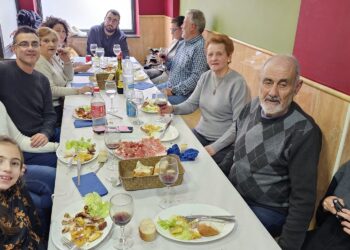 Jero y Petri celebran sus bodas de diamante en Peñaranda junto a su familia y compartiendo la felicidad de estos 60 años casados