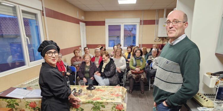 Comienza en Bóveda del Río Almar un curso de cocina familiar organizado por el Ayuntamiento e impartido por María Boufard