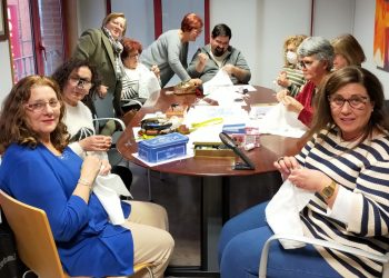 Peñaranda acoge un taller de bordado popular salmantino con una duración de tres meses y con un total de 13 participantes