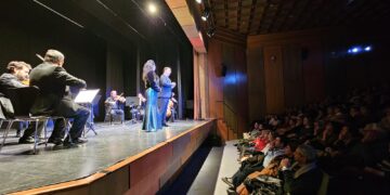Peñaranda recibe al 2024 con el concierto de Año Nuevo en un teatro del Centro de Desarrollo lleno «hasta la bandera»