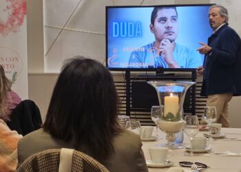 El abogado y coach Julio de la Torre protagoniza el IV desayuno empresarial en Peñaranda con nuevas propuestas para el sector