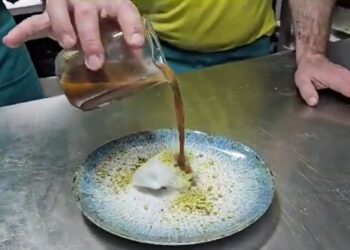 Los Álamos Gastrolab presenta en exclusiva para A TIEMPO la tapa «Carrillera de Pachucho» que llevará a Madrid Fusión