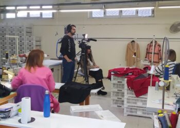 TVE y el programa «Aquí hay trabajo» vuelven a la comarca y recogen la labor de la cooperativa Macotextil de Macotera