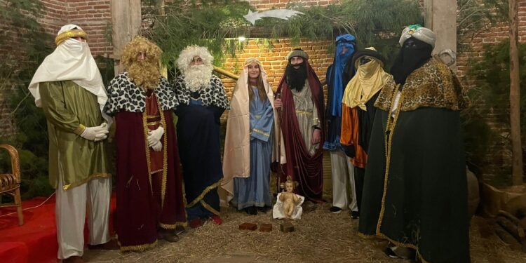 Los Reyes Magos reparten ilusión por toda la comarca: así ha sido su visita a los distintos municipios en la noche más esperada