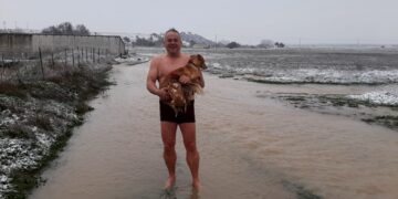 «Pepón» el héroe macoterano que salvó de las aguas a «Rocky» y «Catalina» en medio de las inundaciones del último temporal