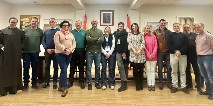 Adoración Vicente seguirá al frente de la asociación «De la Cuna al Sepulcro» que sigue afianzando el camino de peregrinación