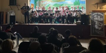 Villaflores disfruta de su primera actividad cultural en el nuevo año con el concierto a cargo del coro popular de Villoruela