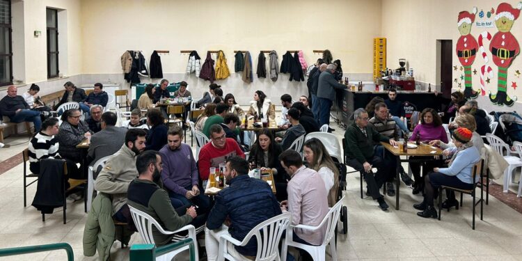 Villaflores cierra las celebraciones navideñas con un bingo organizado por los quintos 2024 en el salón municipal