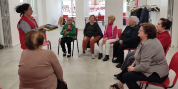 Música y canto, la nueva fórmula de Cruz Roja con los mayores para favorecer el envejecimiento activo y combatir la soledad