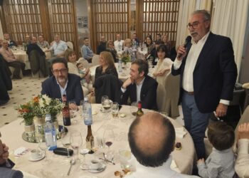 Directivos y trabajadores de Adif y Renfe rinden un merecido homenaje a Gabriel Cruz Sánchez con motivo de su jubilación