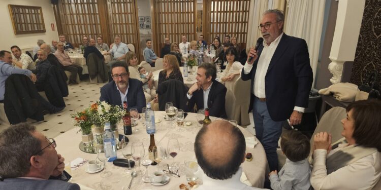 Directivos y trabajadores de Adif y Renfe rinden un merecido homenaje a Gabriel Cruz Sánchez con motivo de su jubilación