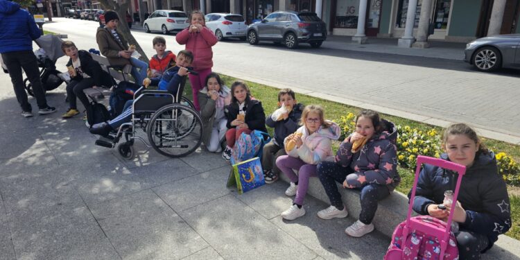 Peñaranda celebra una nueva edición de la Operación Bocata a favor de Manos Unidas y con un día plenamente primaveral