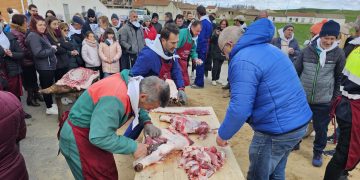 Bóveda del Río Almar reúne a vecinos y visitantes en la primera edición de la matanza tradicional con música y degustaciones