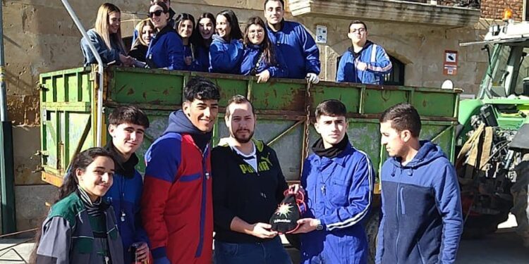 Cantalpino recupera la tradición y crea «la bota el pueblo» que cederán quintos a boteros en la madrugada del domingo al lunes