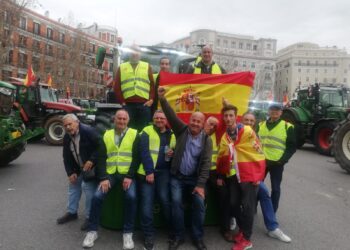 Cerca de un millar de agricultores y ganaderos salmantinos irán este lunes a la manifestación y tractorada que habrá en Madrid