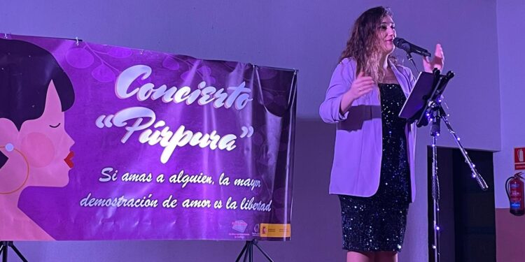 Las fiestas de sor Eusebia en Cantalpino cierran el viernes con el concierto «Púrpura» de Laura Cerdeño en el salón teatro municipal