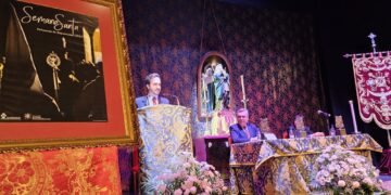 Fernando Pinto presenta el cartel de la Semana Santa 2024 de Peñaranda y defiende su arraigo religioso, cultural y artístico