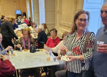 Rotundo éxito de la chocolatada organizada por las águedas en Peñaranda a beneficio de la asociación de Enfermedades Raras