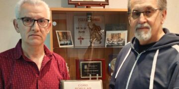 El coro popular de Villoruela dona 500 euros a Acopedis para ayudar en su labor diaria con las personas con discapacidad