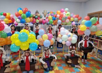 El Festival Misionero del colegio La Encarnación logra un gran éxito en una tarde con música, talleres, desfiles y premios