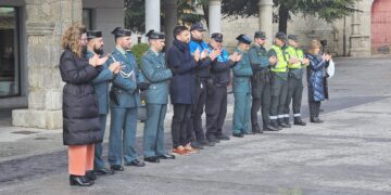 Aplausos y vivas a la Guardia Civil en Peñaranda y varios pueblos de la comarca en recuerdo a los agentes fallecidos en Barbate