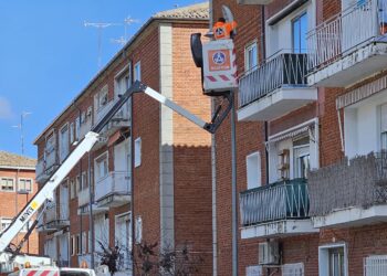 Peñaranda renueva 102 luminarias del alumbrado público y dice adiós a la iluminación anaranjada empleando nuevos focos led