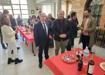 El Ayuntamiento de Macotera festeja a San Blas, patrón de la administración municipal, con misa y un animado convite