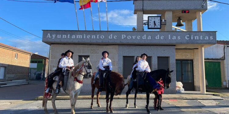 Poveda de las Cintas recupera la tradición de los quintos con Ángel, Joel y Ander como grandes protagonistas de la fiesta