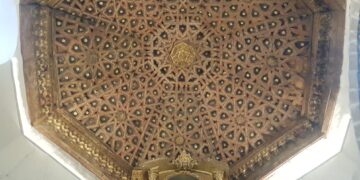 El artesonado de Rágama recupera su esplendor original tras una inversión de 90.000 euros y casi medio año de trabajo