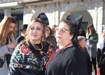 Deli Rodríguez Rogado toma el mando en Peñaranda en una fiesta de las águedas con reconocimiento también para los hombres