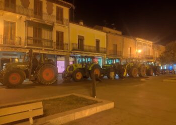 Vuelta a casa tras una tractorada histórica: Peñaranda recibe a sus agricultores y ganaderos en su llegada a las plazas
